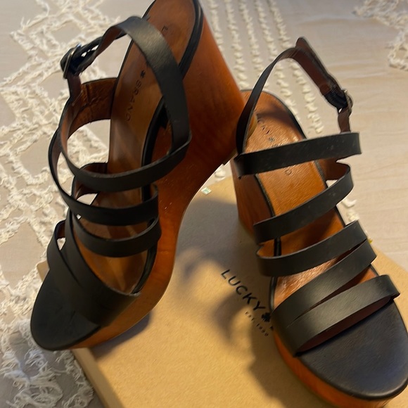 Women’s Lucky Brand Heels - Picture 2 of 6